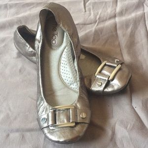 Silver foldable flats